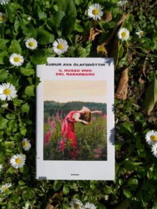 il rosso vivo del rabarbaro - Audur Ava Olafsdottir